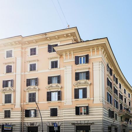 Live Roma - Chez Le Roi Luxury Apartment Esterno foto