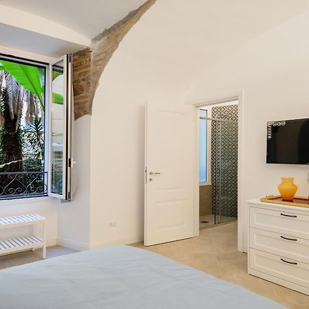Live Roma - Chez Le Roi Luxury Apartment Esterno foto