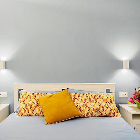 Live Roma - Chez Le Roi Luxury Apartment Esterno foto
